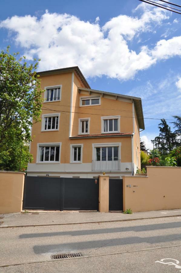 Studio Du Marechal Sainte-Foy-les-Lyon Exterior photo